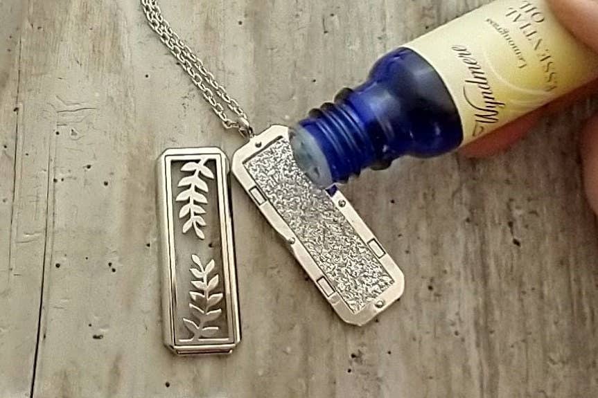 Piccadilly Pendants - Wholesale Aromatherapy Necklace - Nature Inspired Locket, Aromatherapy Necklace3