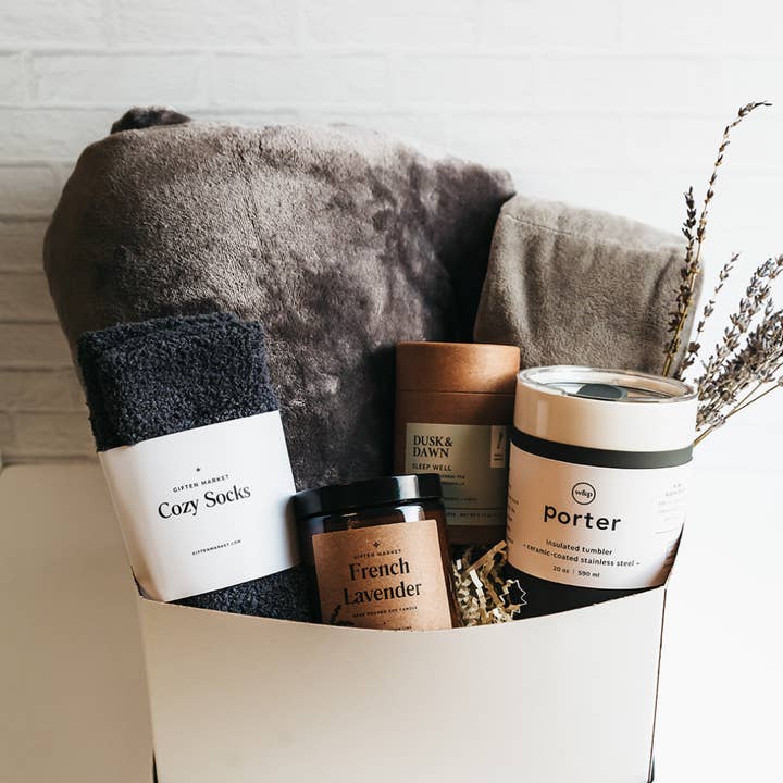 Giften Market - Wholesale Throw Blanket - Cozy Fleece Throw Blanket - Gifts for the Home - Host Gifts18