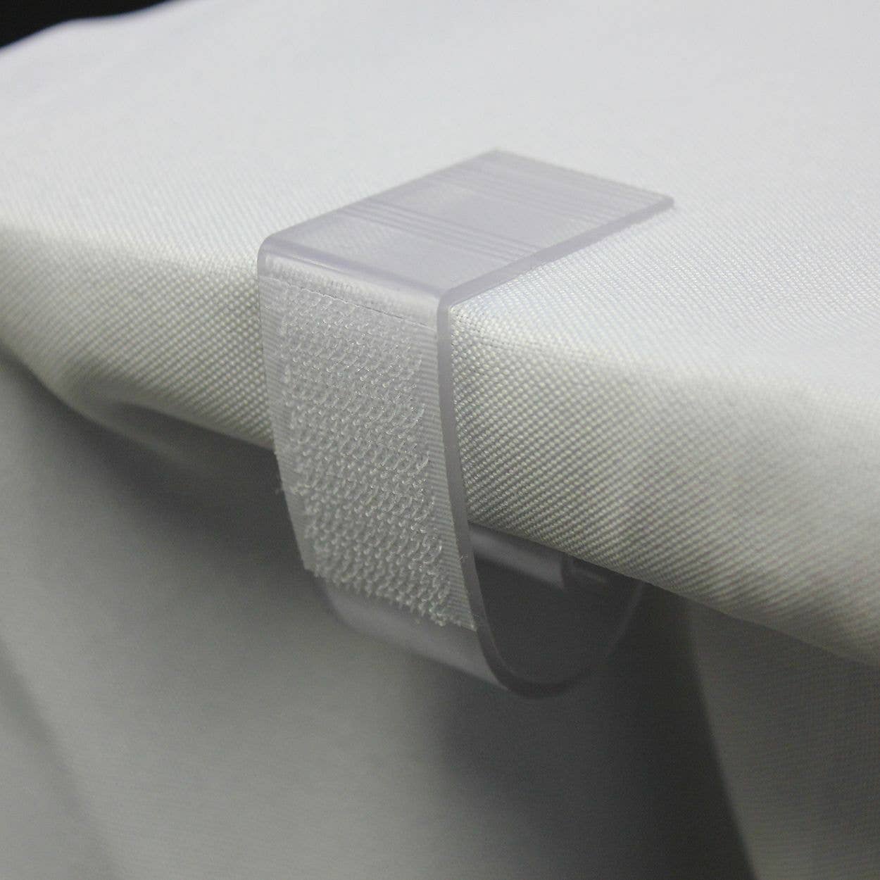 YOUR CHAIR COVERS - Wholesale Craft Supplies - 1 3/4 inch Plastic Table Skirt Clips1