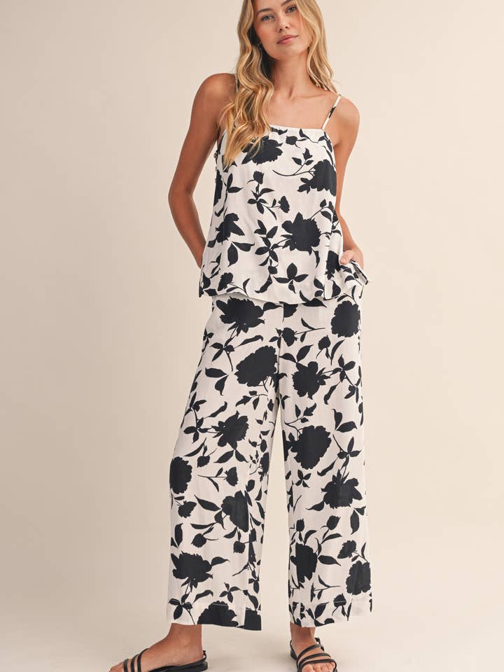 IST5845-B LINEN FLOWER PRINTED TOP AND WIDE LEG ANKLE PANTS for wholesale by Klesis