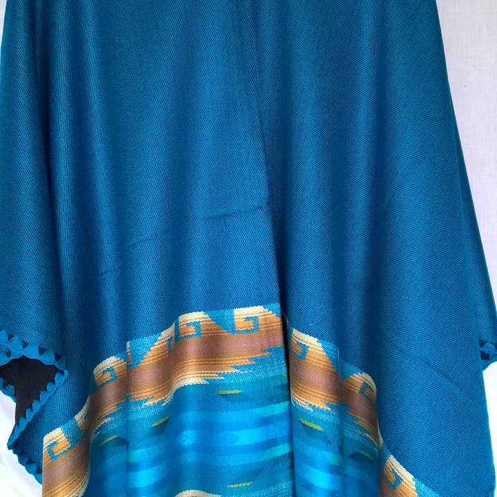 Treasure of ANDES - Venta al por mayor Poncho - Mujer - Poncho Andino Artesanal REVERSIBLE Unisex ENVÍO GRATIS5