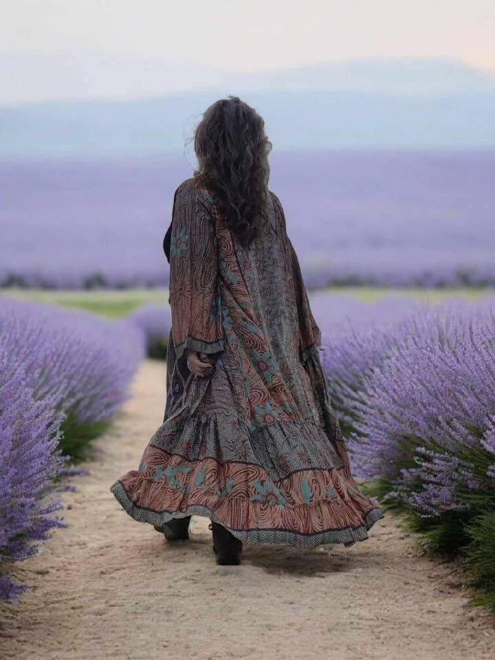 The Eastern Loom - Wholesale Robe – Women's - Silk Soft Kimono | Upcycle Luxury Robe -One Size | Lot of 103