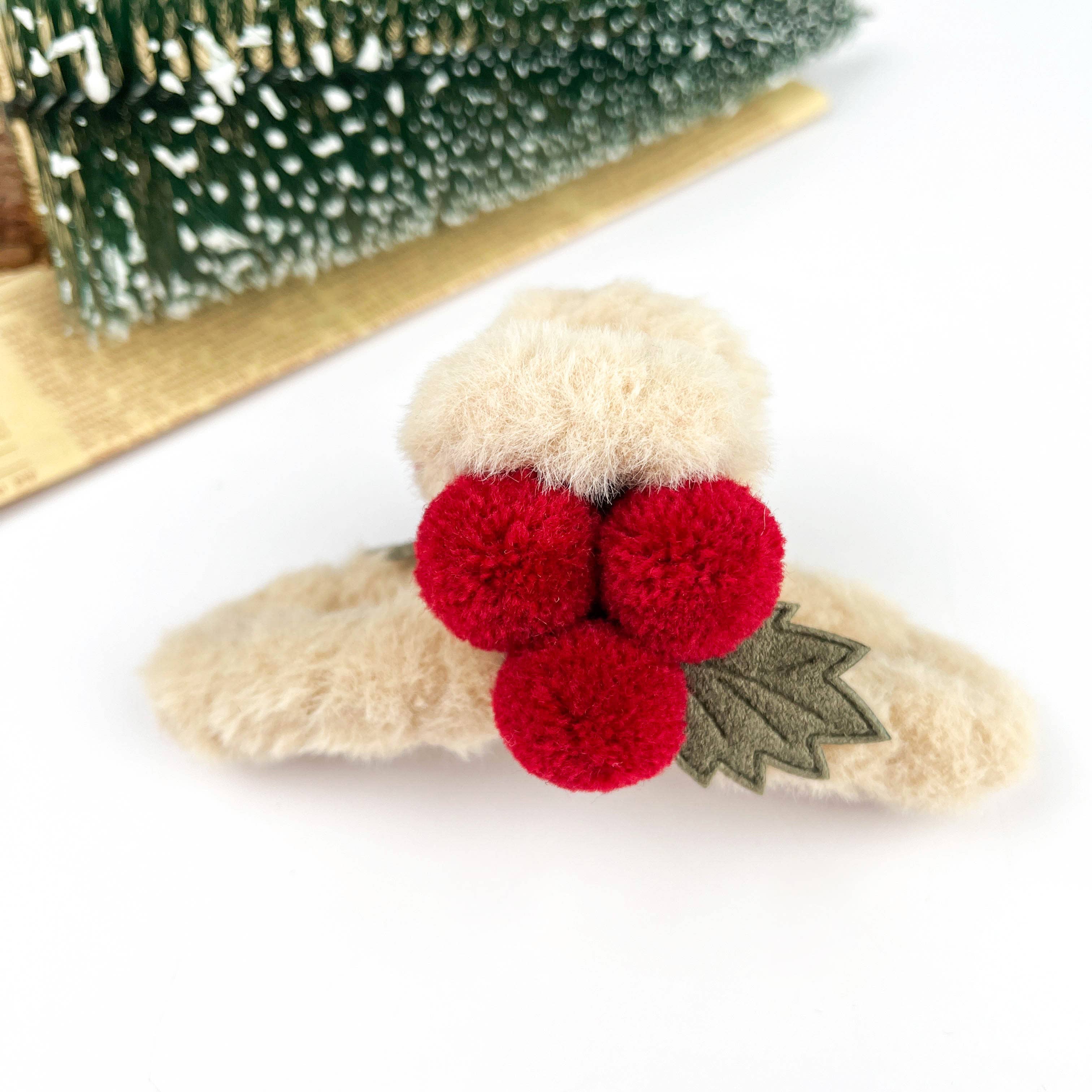 TheDivaSoap - Wholesale Hair Clip - Women's - Plush Pom Pom Christmas Hair Clips9
