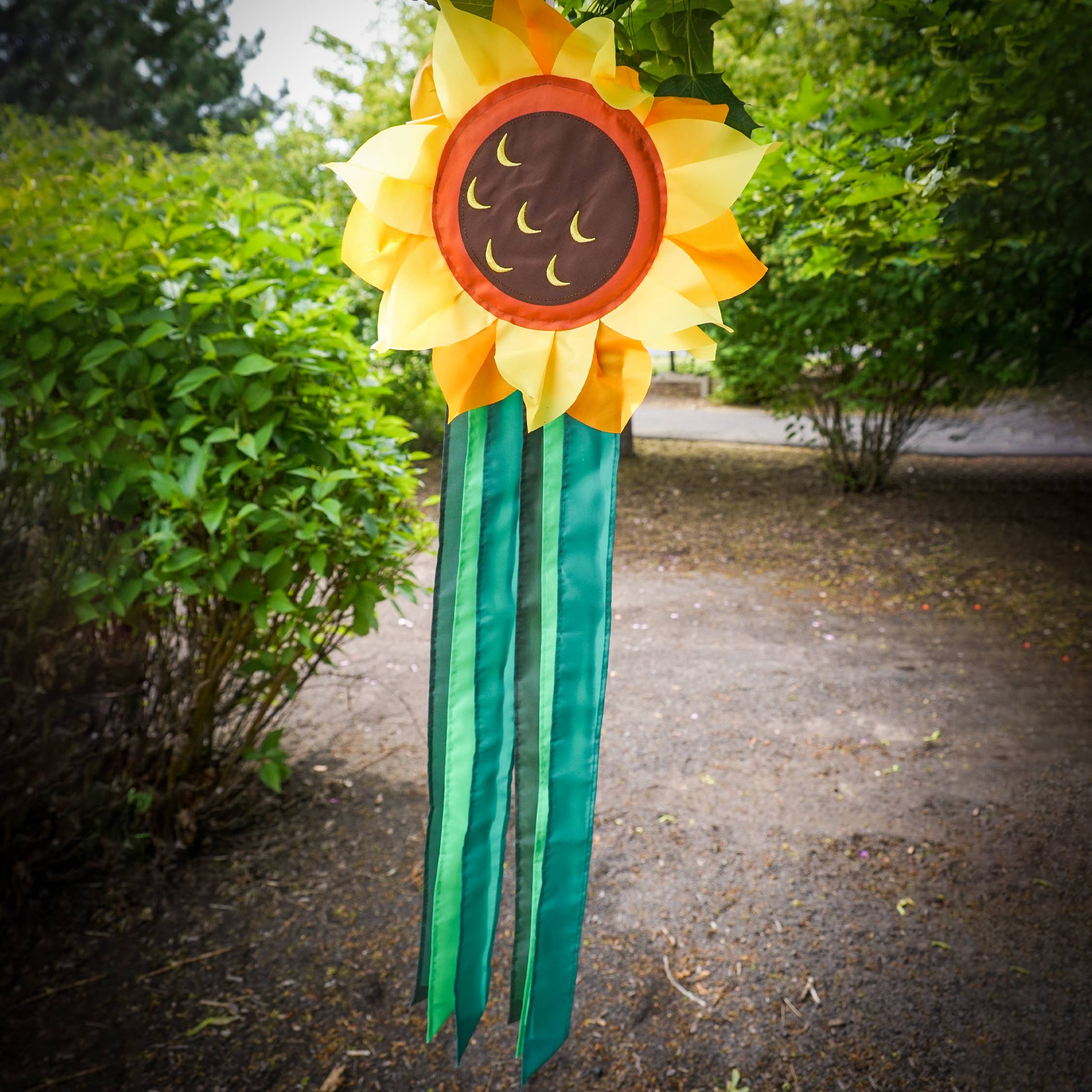 In the Breeze, LLC. - Wholesale Outdoor Ornament/Decor - Sunny Flower Floral Windtail1