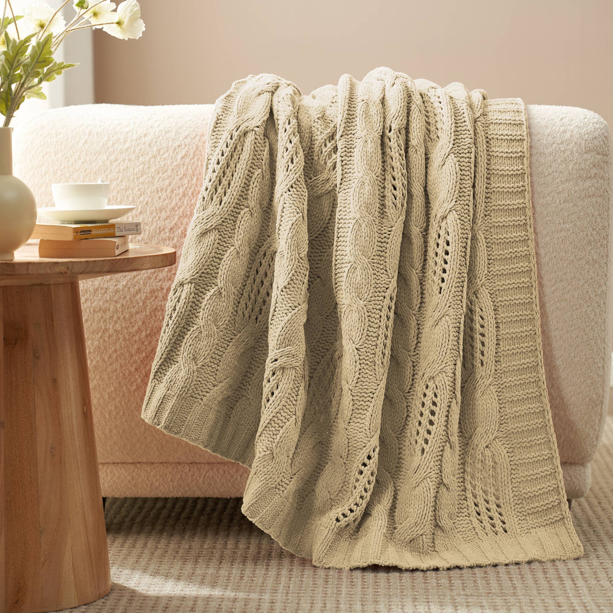 DreamValley - Wholesale Throw Blanket - AH Reversible Chenille Cable Knit Throw Blanket5