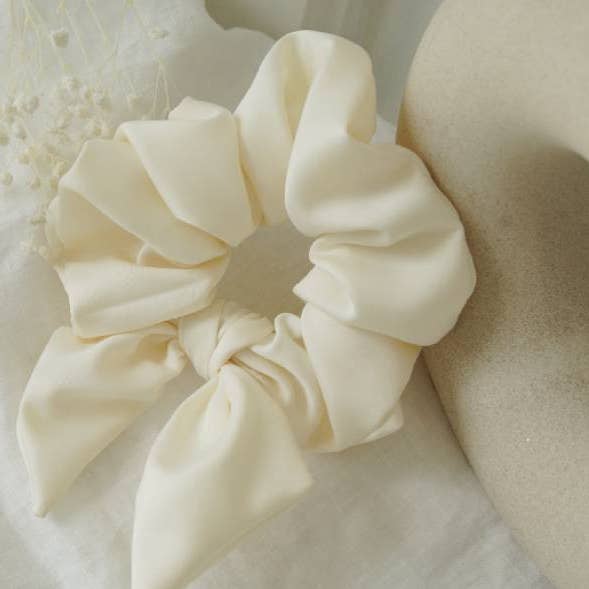 Chouchou Bow Bride satinato Ecru per la vendita all'ingrosso da parte di Bohomane