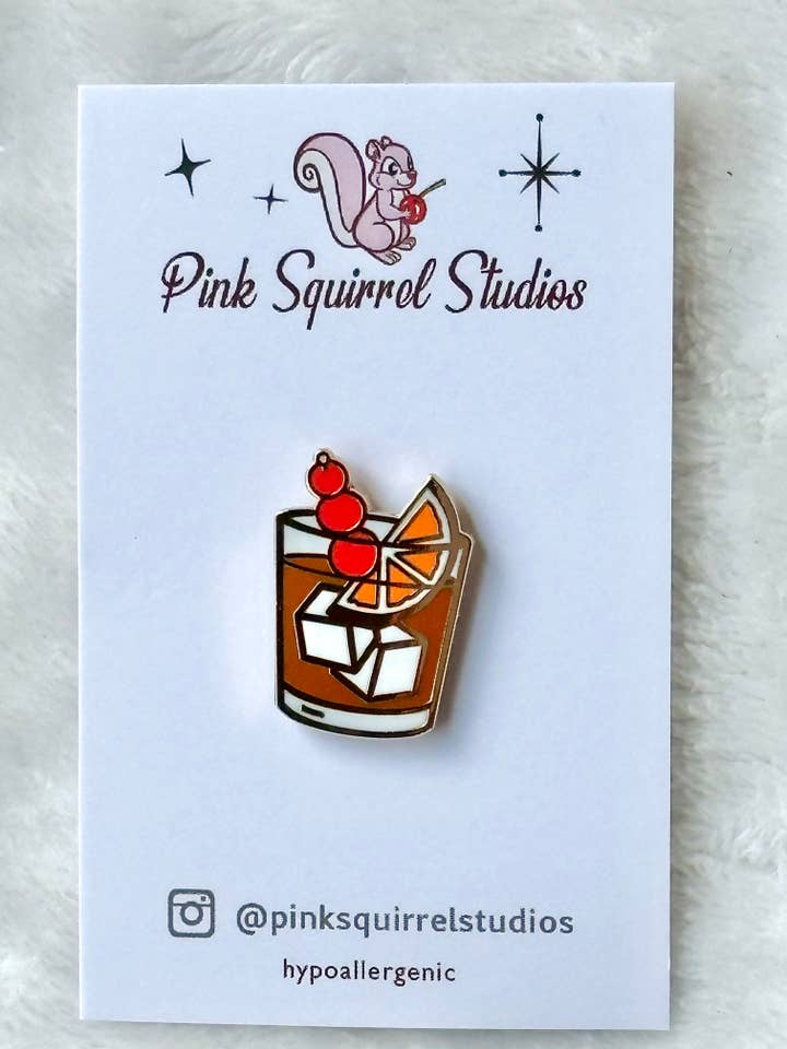 PIN -Émail- Épingle à l'ancienne pour la vente par Pink Squirrel Studios