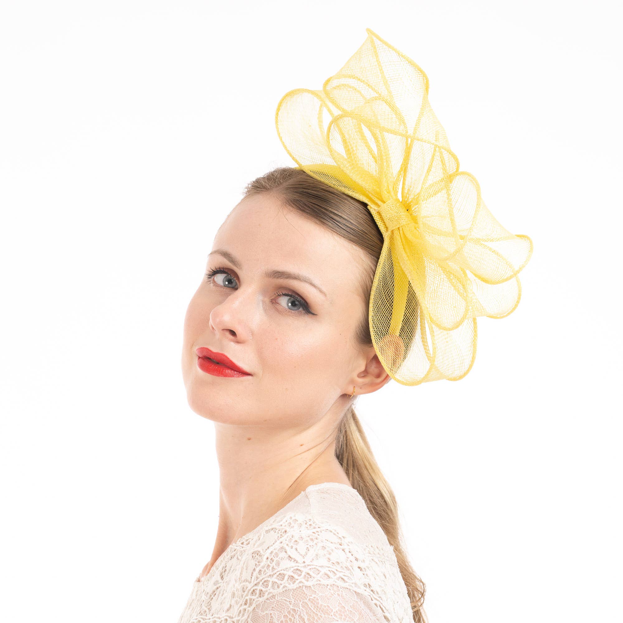 KaKyCo – wholesale Fascinator-hatt - Dam – Sinamay-loopfascinator på 2,5 cm hårband | 5938H17