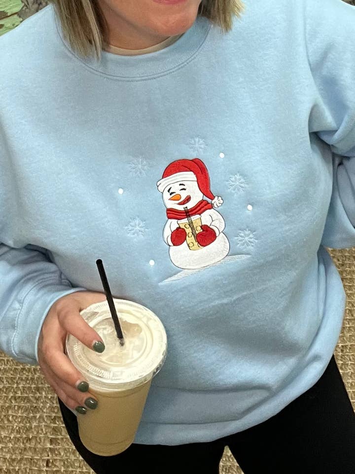 Frosty Latte Geborduurde Trui voor wholesale door Lhite Graphics