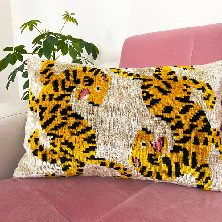 Ikat Atelier - Wholesale Throw/decorative pillow - Ikat Tiger Pillow, Ikat Pillow, Ikat Throw, Ikat Cushion1