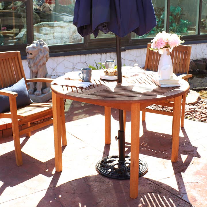 Sunnydaze Decor - Vente Table de terrasse - Table à manger ronde de patio en bois Meranti de 42,75 po