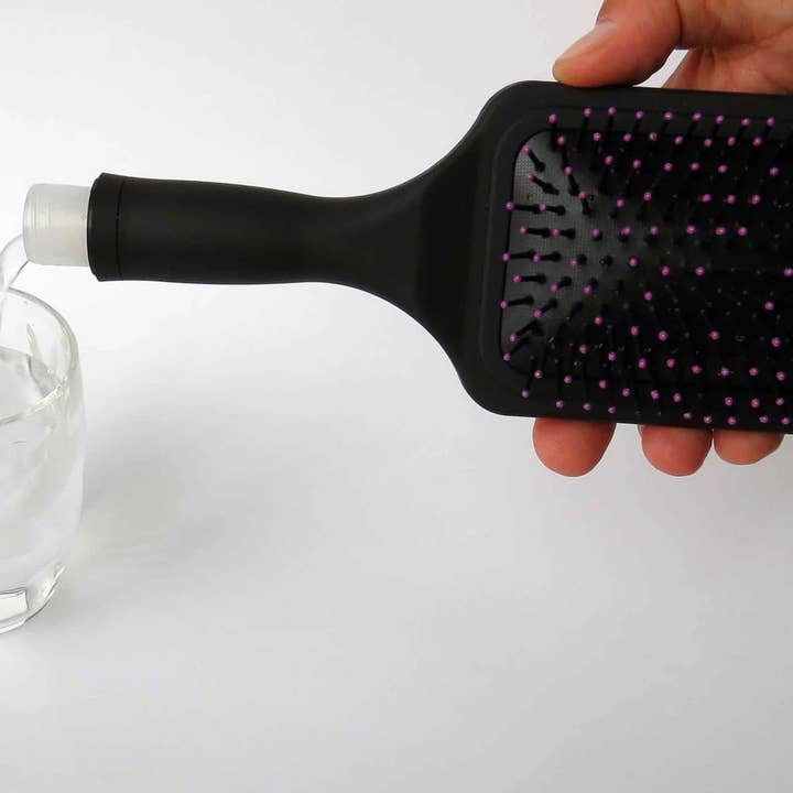 Smuggle Your Booze – wholesale Gag gift/novelty gift – 6 Hair Brush Flasks With POP Display