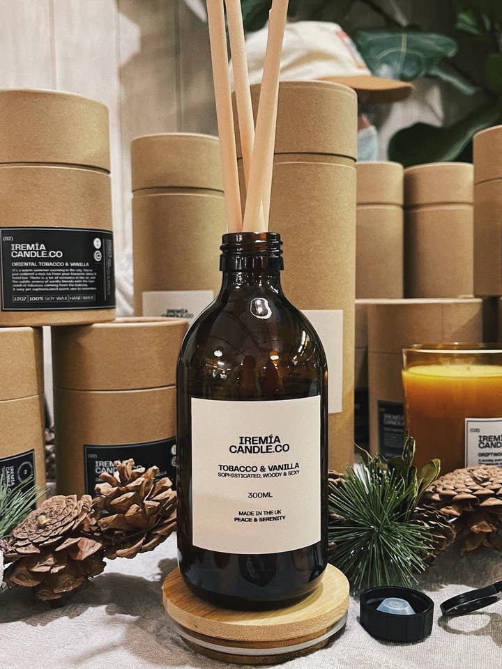Diffuseur de parfum tabac oriental et vanille pour la vente par Iremia Candle Co.