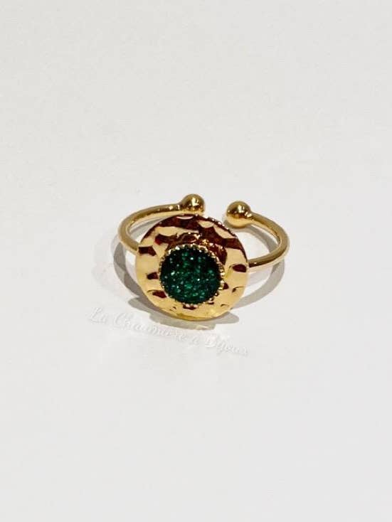 Grøn forgyldt hamret fad ring for engroshandel hos La Chaumière à Bijoux