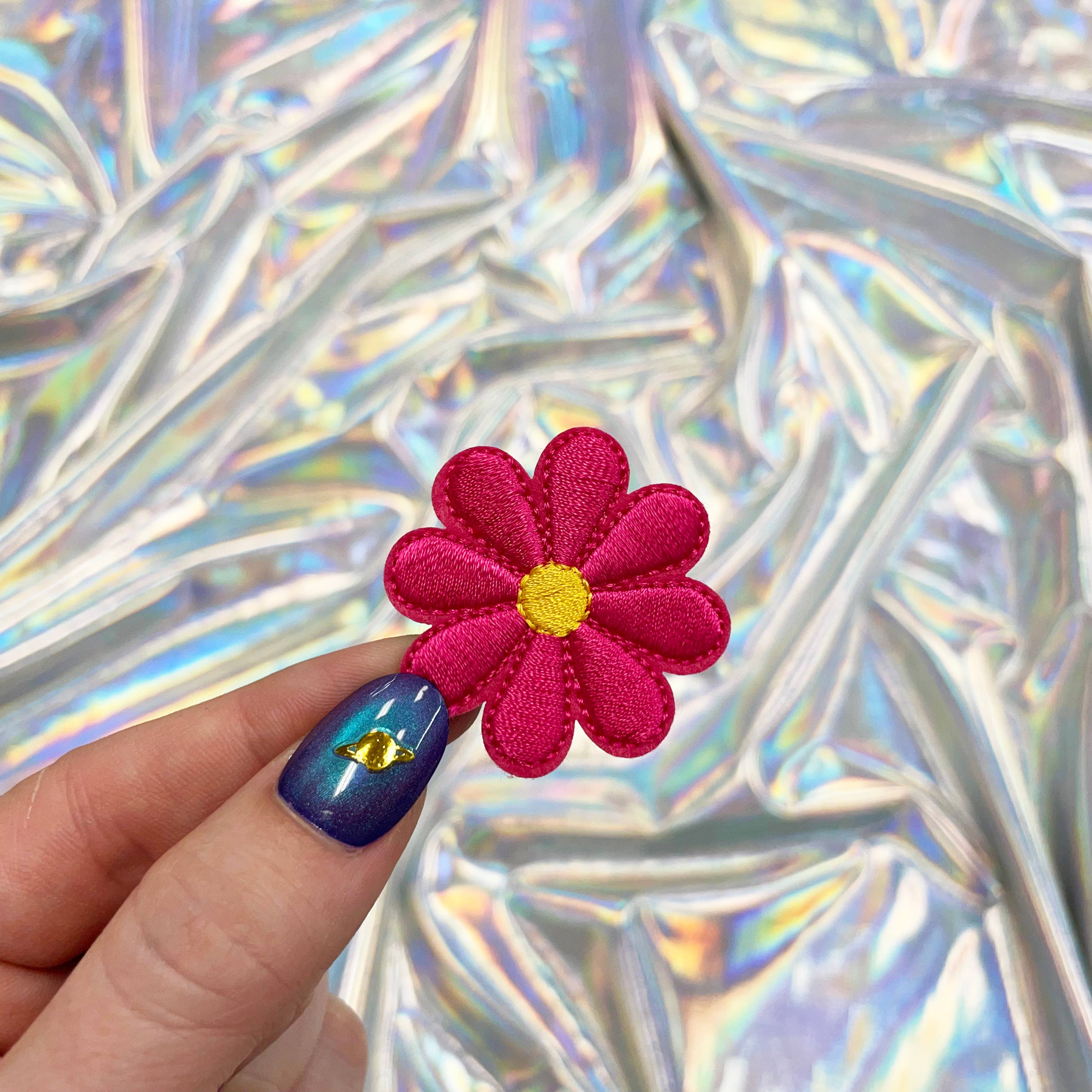 The Crafty Engineer - Vendita all'ingrosso Toppe - Piccole toppe termoadesive ricamate a forma di margherita11