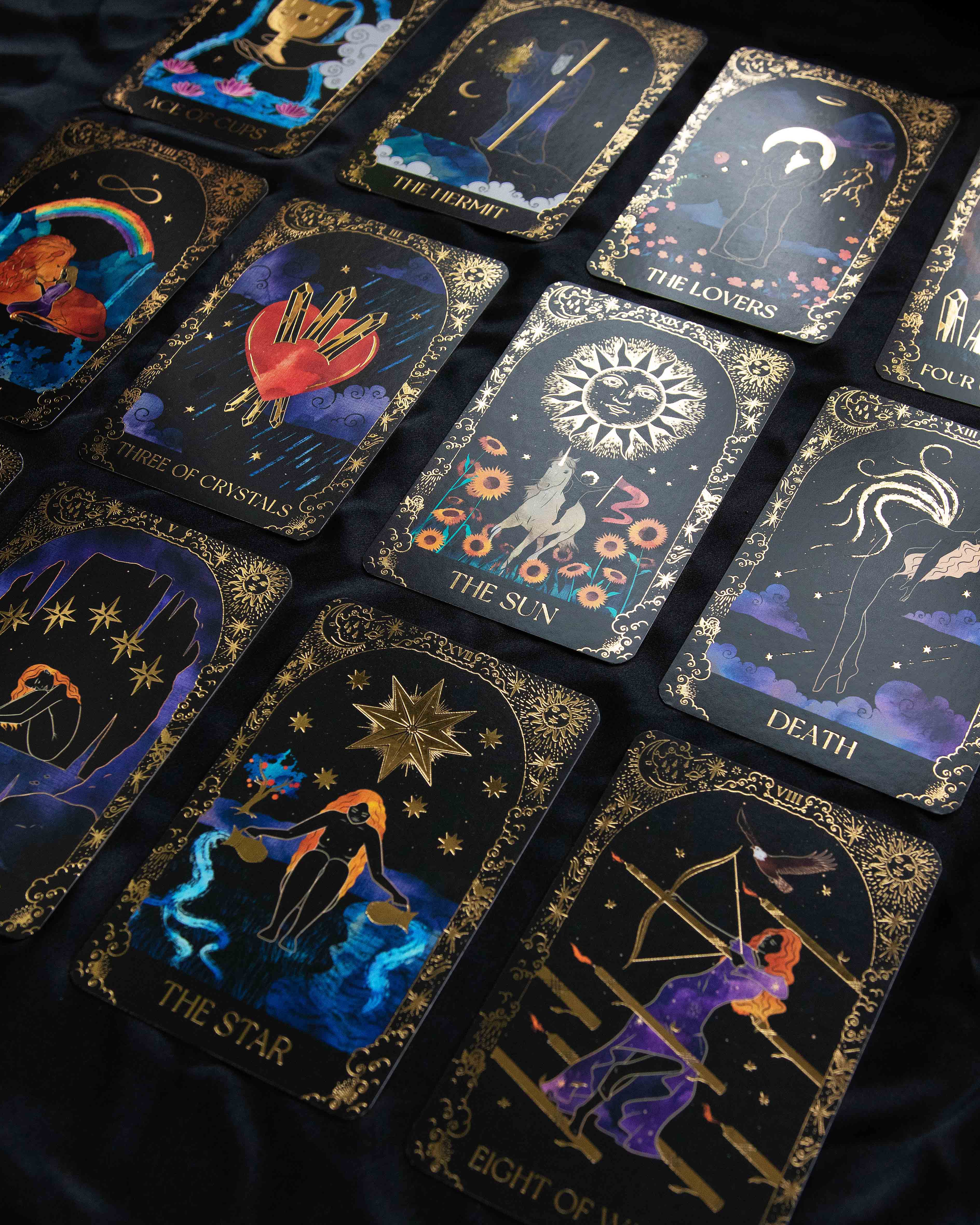 DreamyMoons - Wholesale Tarot Cards - Dreamy Moons Tarot with Gold Foil Detailing10