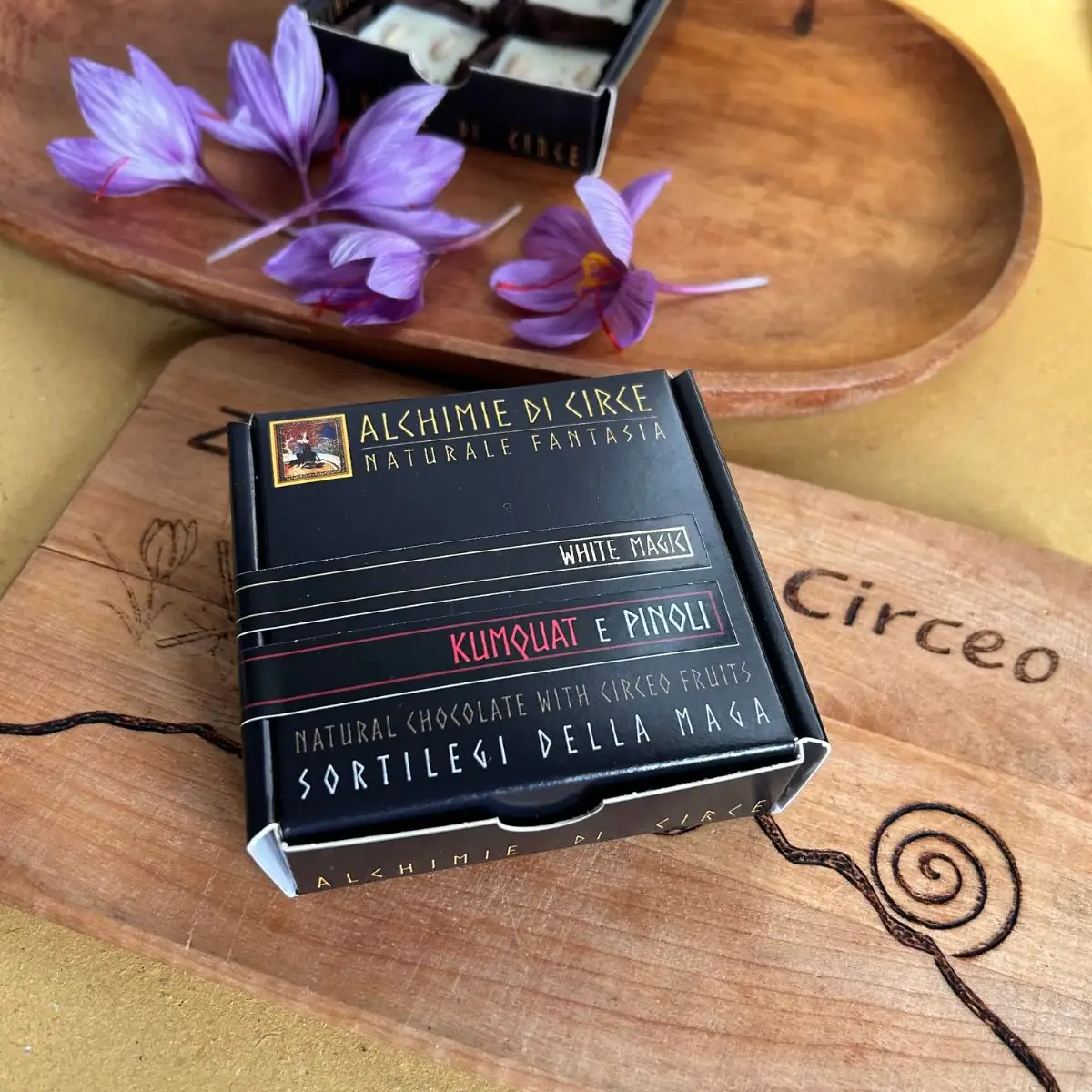 Alchimie di Circe - Wholesale Chocolate Box - White Chocolate Praline with Saffron - Kumquat and Pine Nuts2