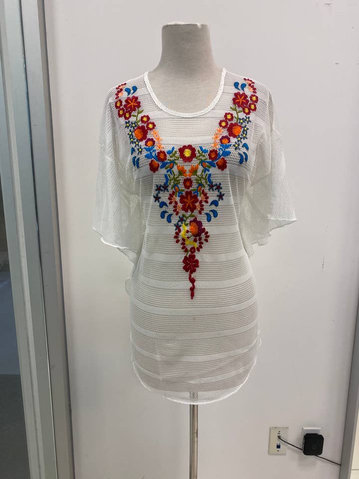 TOP BORDADO DE MALLA B9136-B para venta al por mayor de Adore