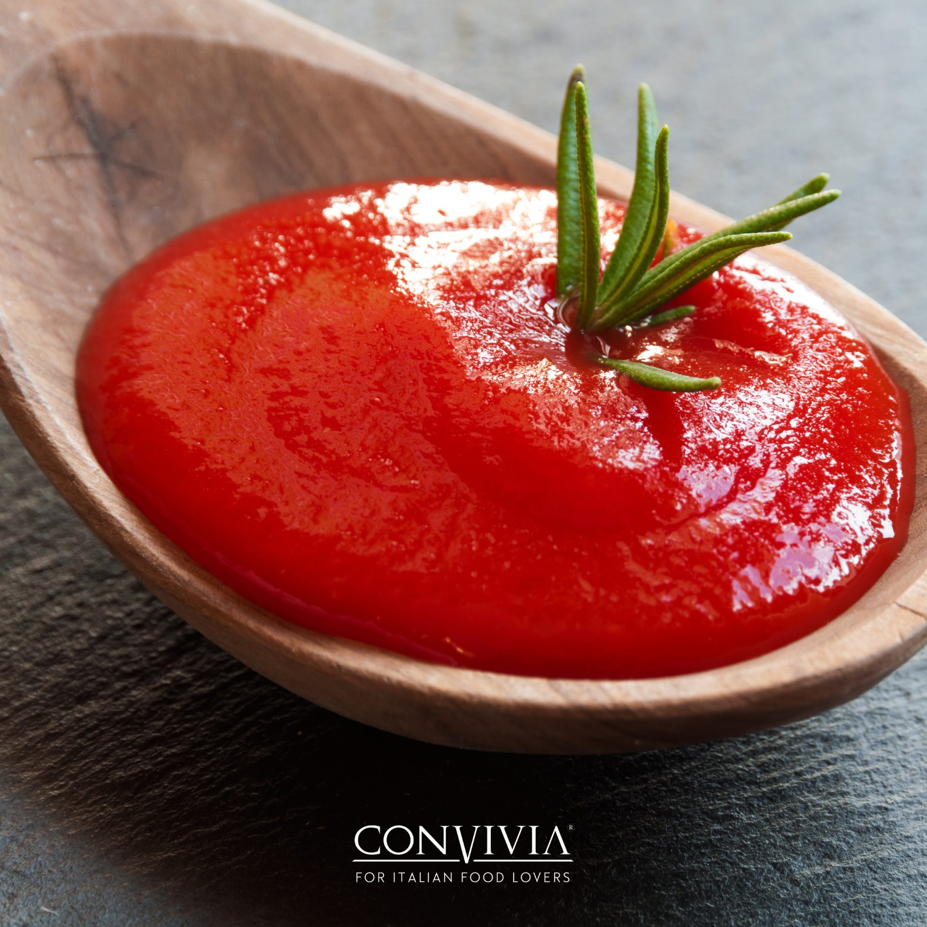 CONVIVIA for italian food lovers - Wholesale Pasta Sauce - Ready-made cherry tomato sauce with organic peppers 330g3