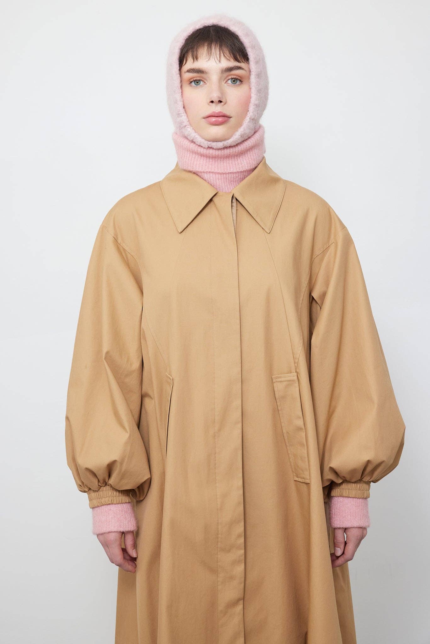 Sand Flekkpetrell mac coat for wholesale on Faire6