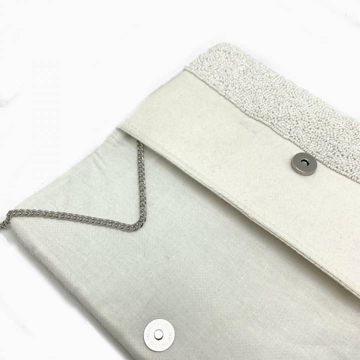 Pizzazz, Inc. - Wholesale Clutch Bag - Women's - White Beaded Clutch With Red Lips2