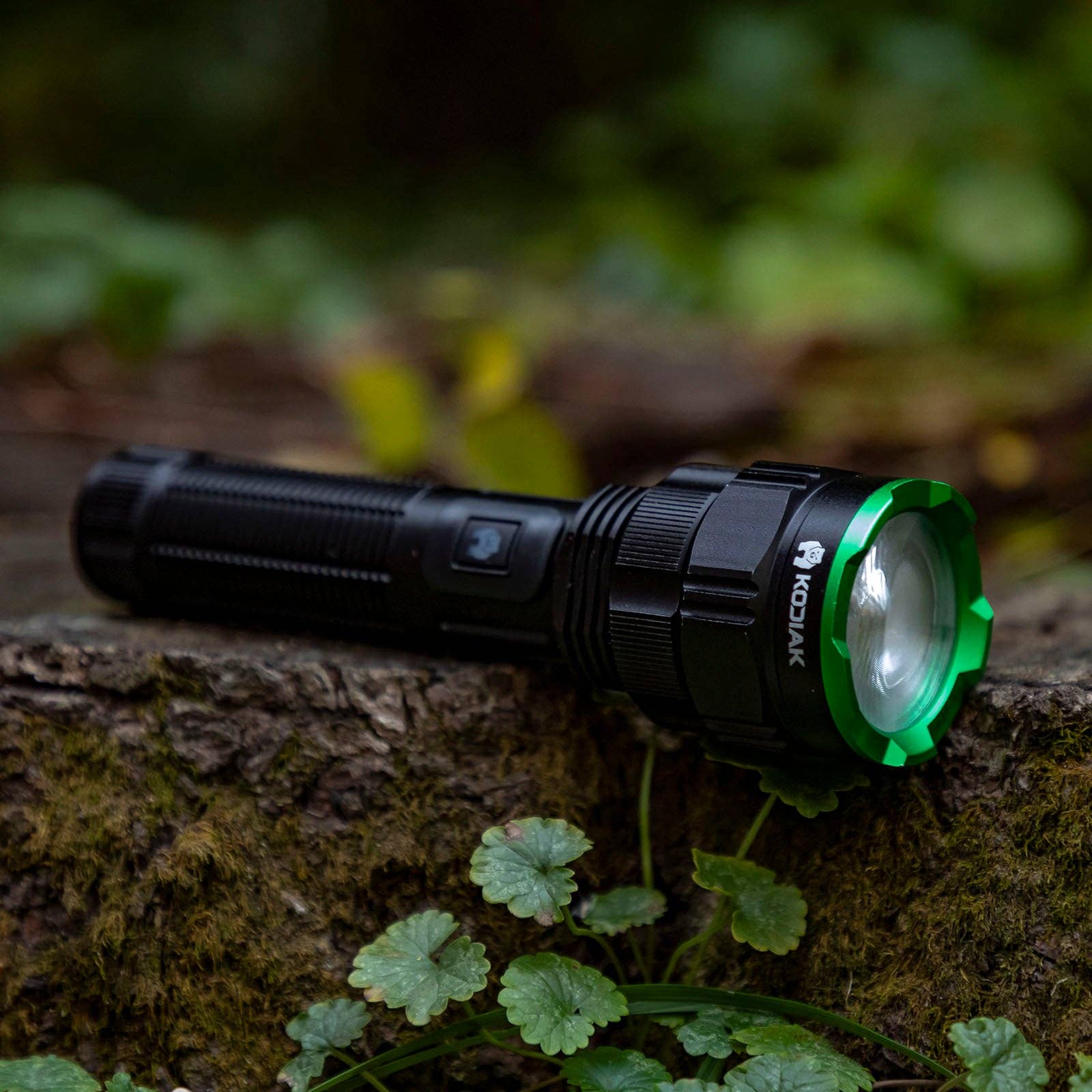 LitezAll - Wholesale Flashlight - Kodiak® Nearly 1 Mile Beam Tactical Flashlight2