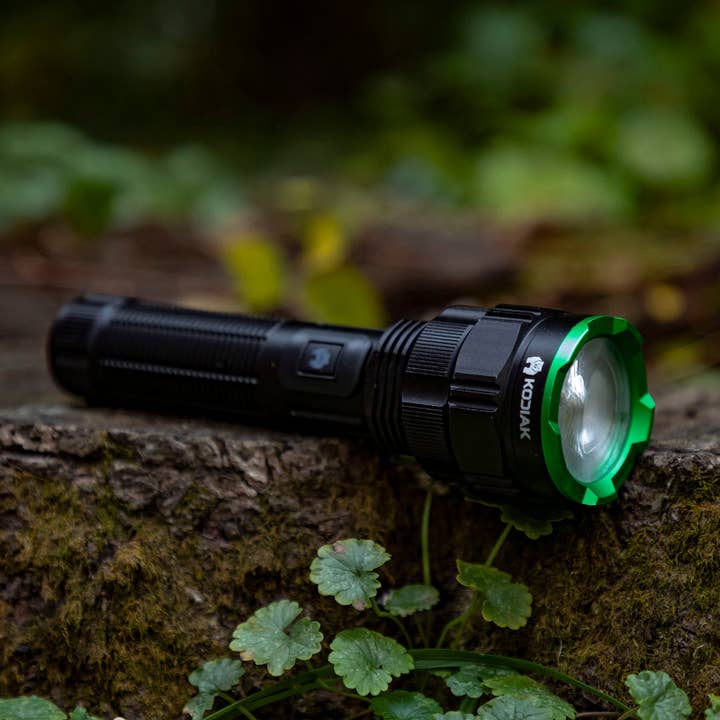 LitezAll - Wholesale Flashlight - Kodiak® Nearly 1 Mile Beam Tactical Flashlight2