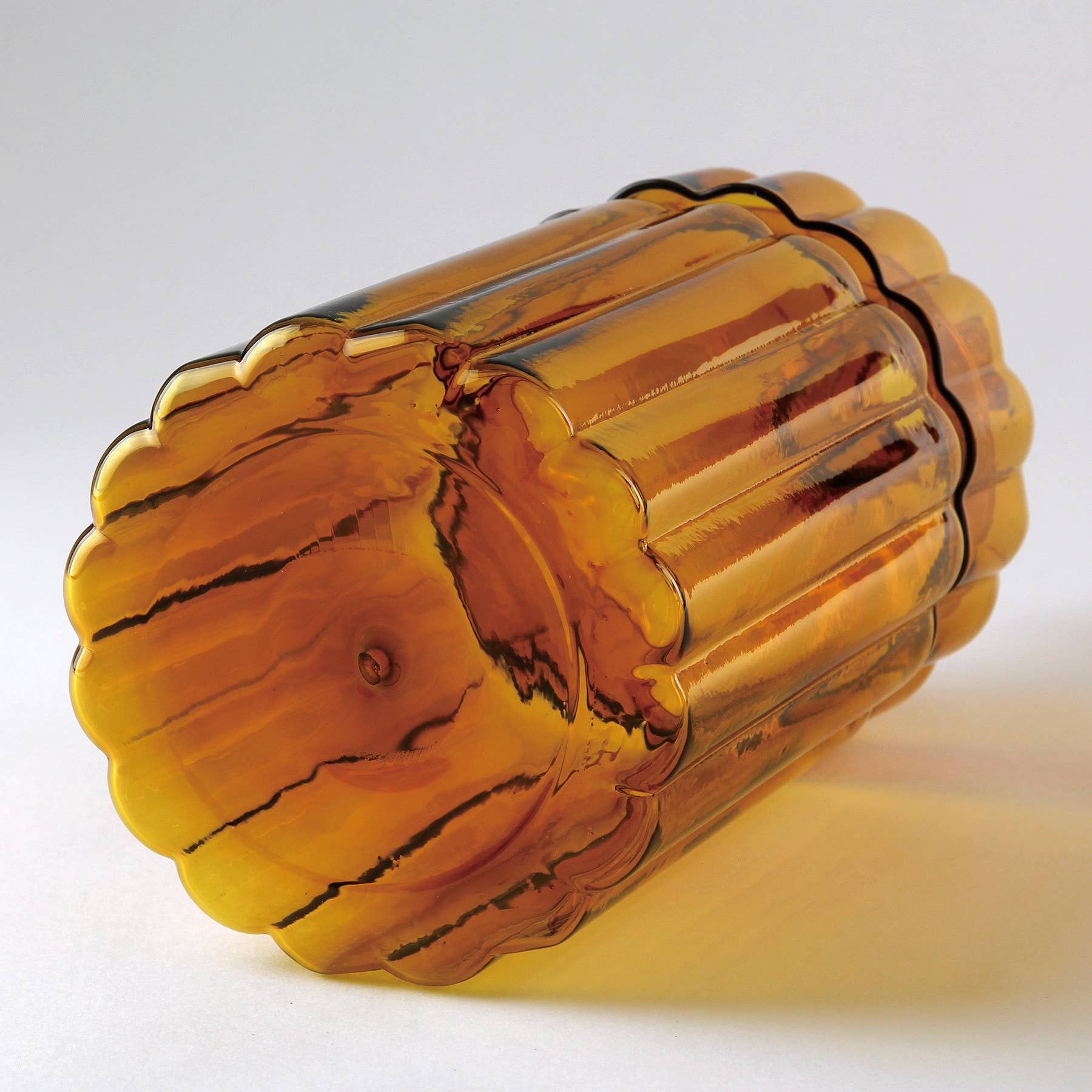 Time Concept - Wholesale Vase - Metropolitan Elegance Ribbed Glass Flower Vase14