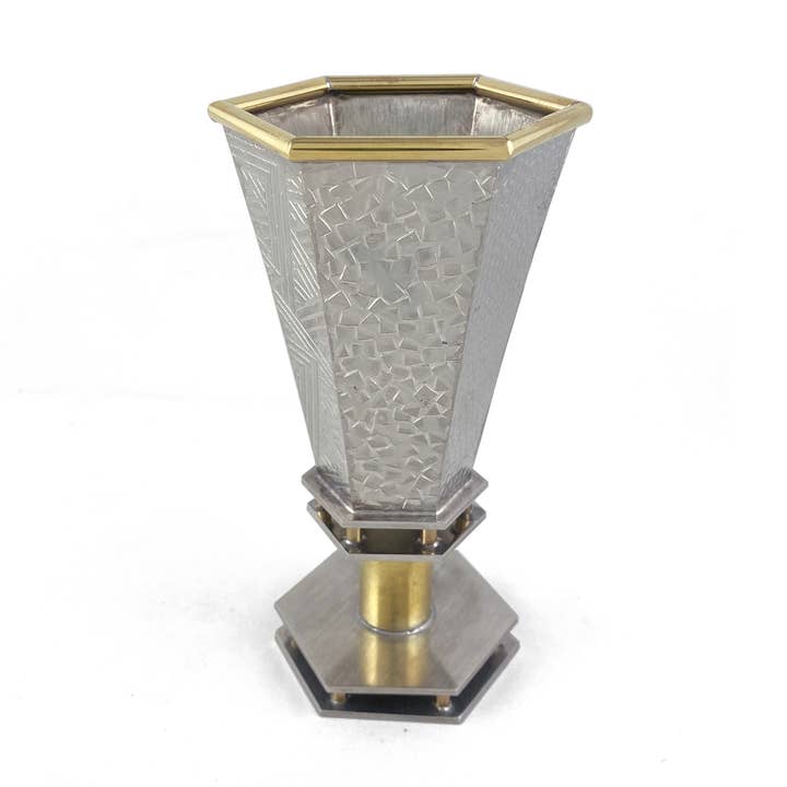 Copa Kiddush Hexagonal Dinah para venta al por mayor de Joy Stember Metal Arts Studio LLC