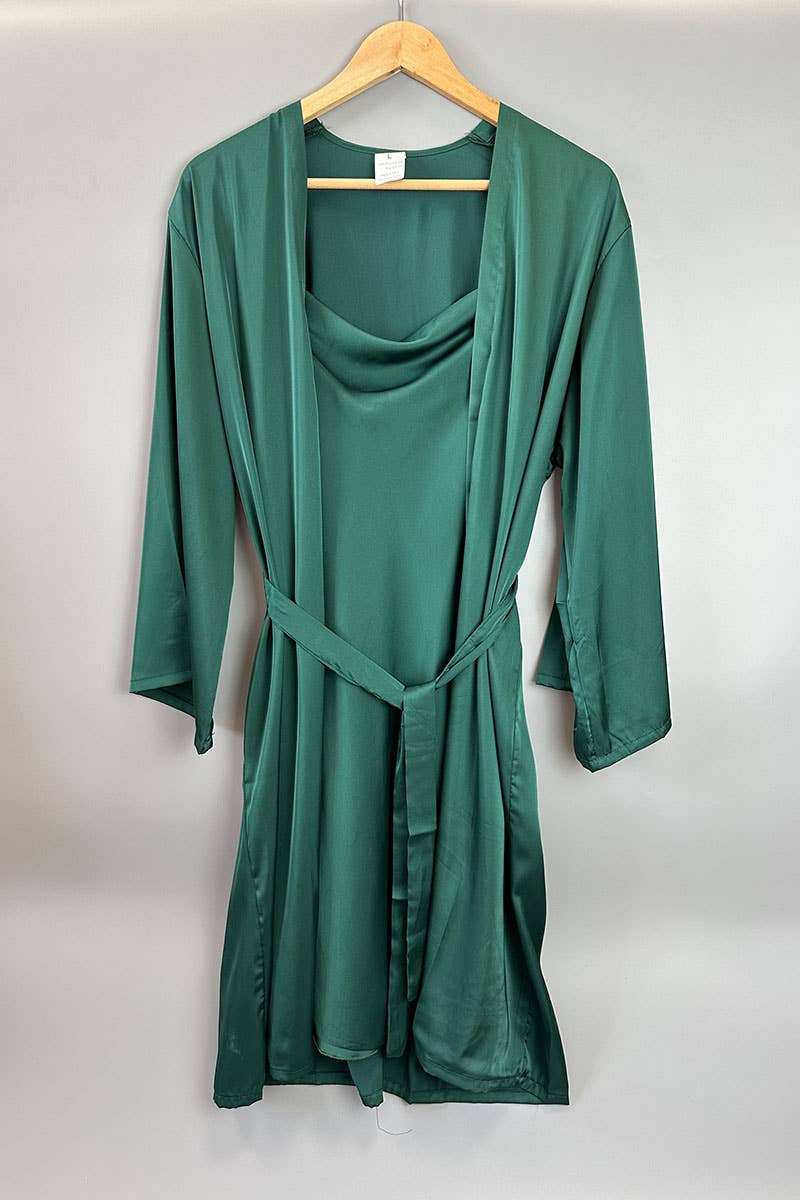 Assortito Set pigiama camicia da notte e accappatoio in seta imitazione in vendita all'ingrosso su Faire9