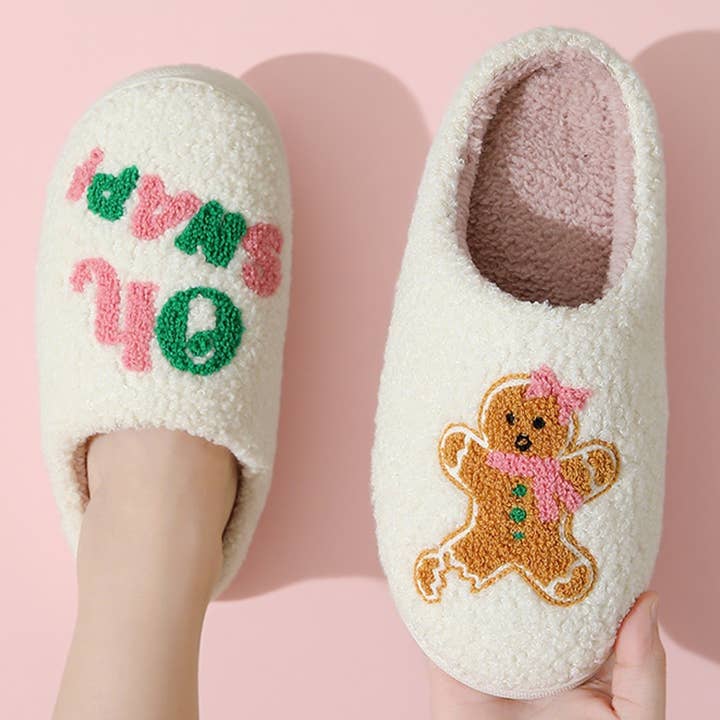 CHRISTMAS SERIES GINGERBREAD COTTON SLIPPERS_CWSHS00231 for wholesale by DOUBLJU