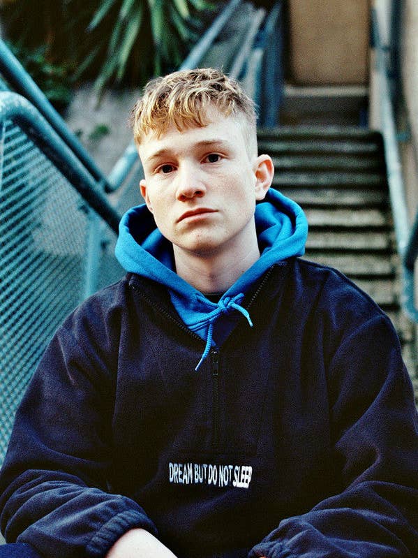 Svart fleece med dröm men inte sova broderad Design för wholesale av Dream But Do Not Sleep