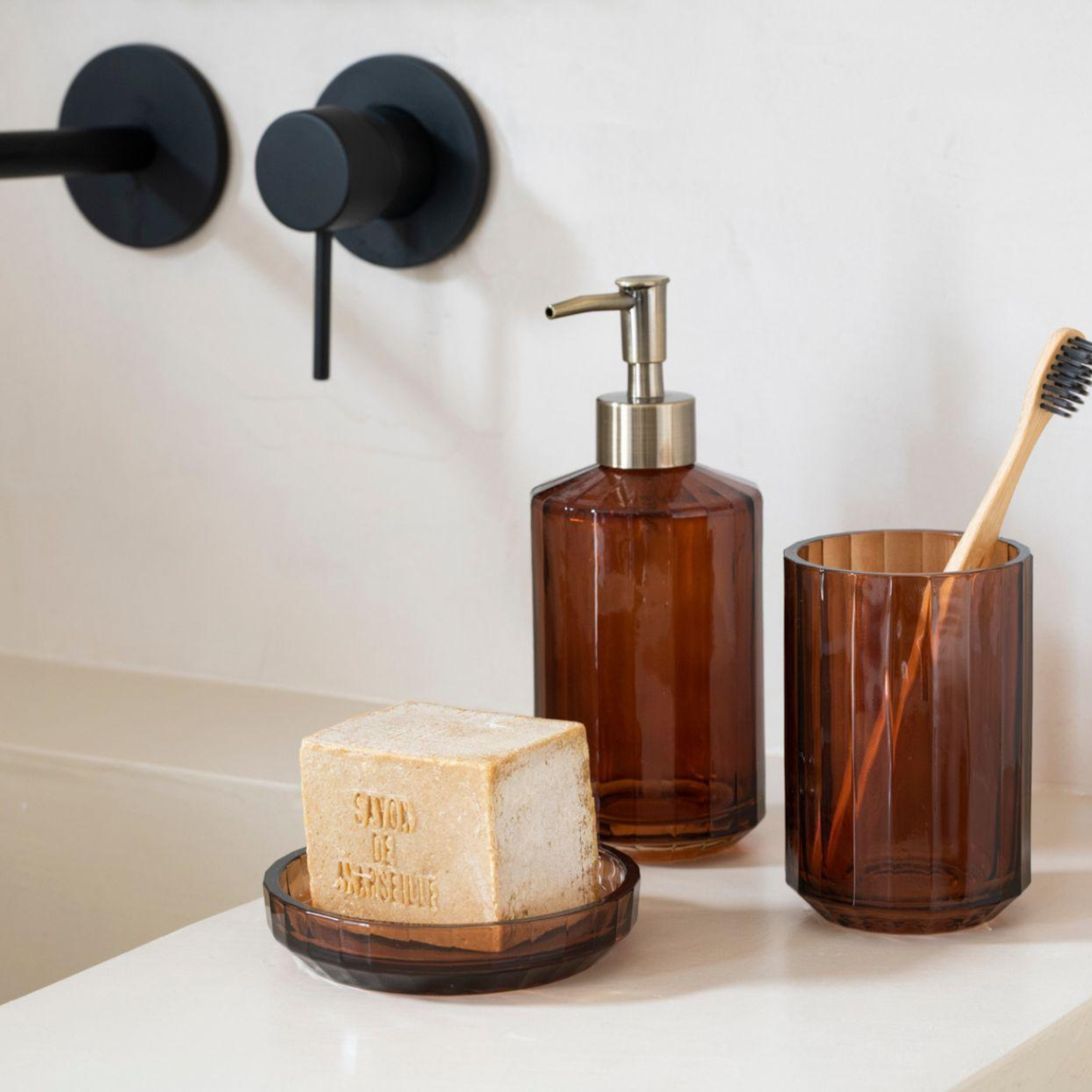 Andrea House - Vente Porte-savons de bain - Porte-brosse à dents de salle de bain en verre marron0