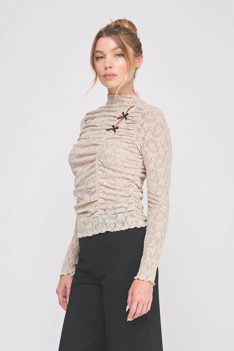 Beige français Haut en maille jacquard dentelle asymétrique froncé à col montant avec mini en vente sur Faire1