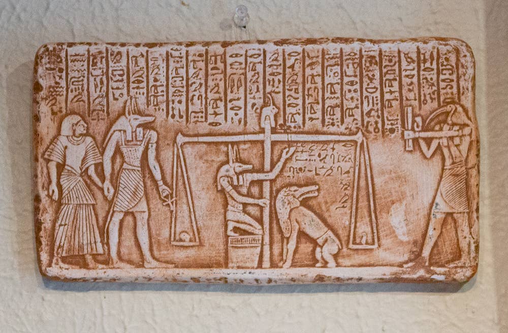 Discoveries, Inc. - Wholesale Plaque - Egyptian Judgement Scene Plaque Gypsum - 10"2