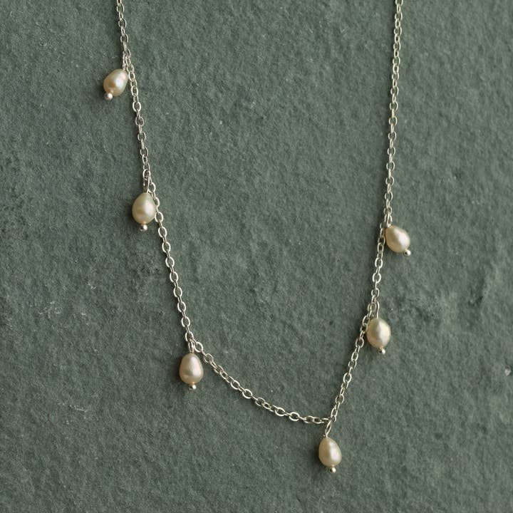 Silk Purse, Sow's Ear – wholesale Pendant/charm necklace – Dainty Pearl Collarbone Necklace