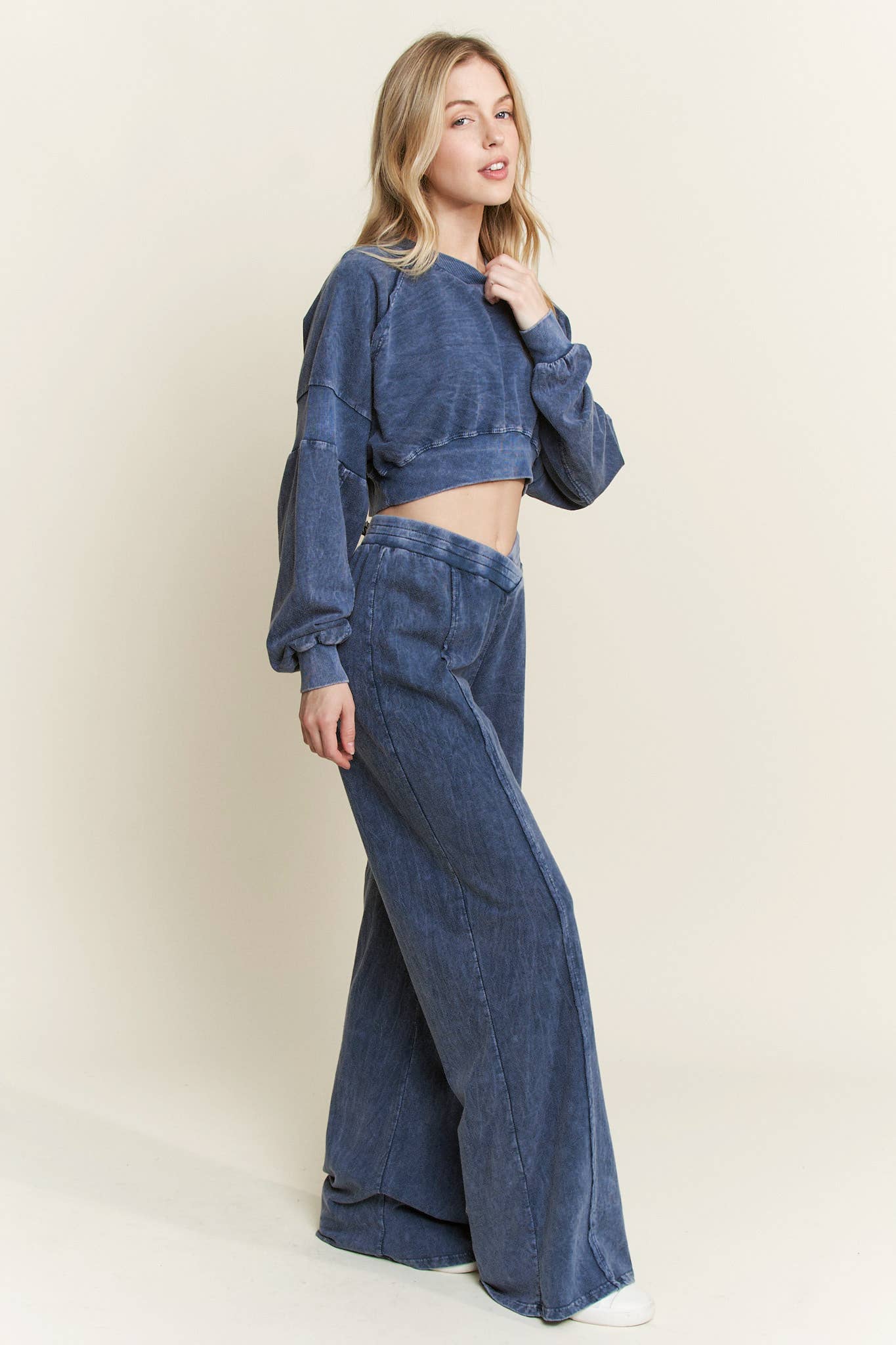 J.Her - Venta al por mayor Pantalones - Mujer - Pantalones anchos con cintura acanalada en V y lavado mineral GD4564P2