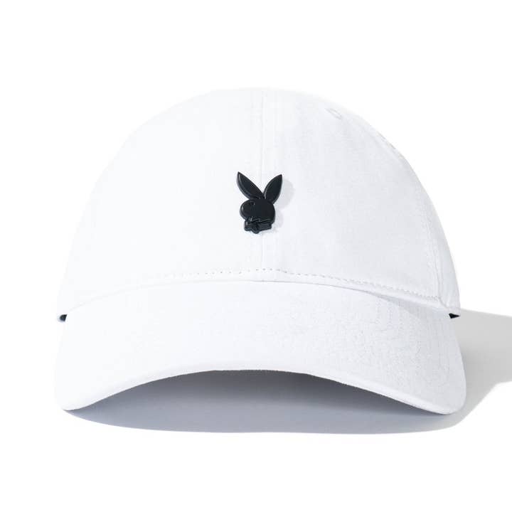 Casquette papa avec épingle tête de lapin en métal pour la vente par PLAYBOY