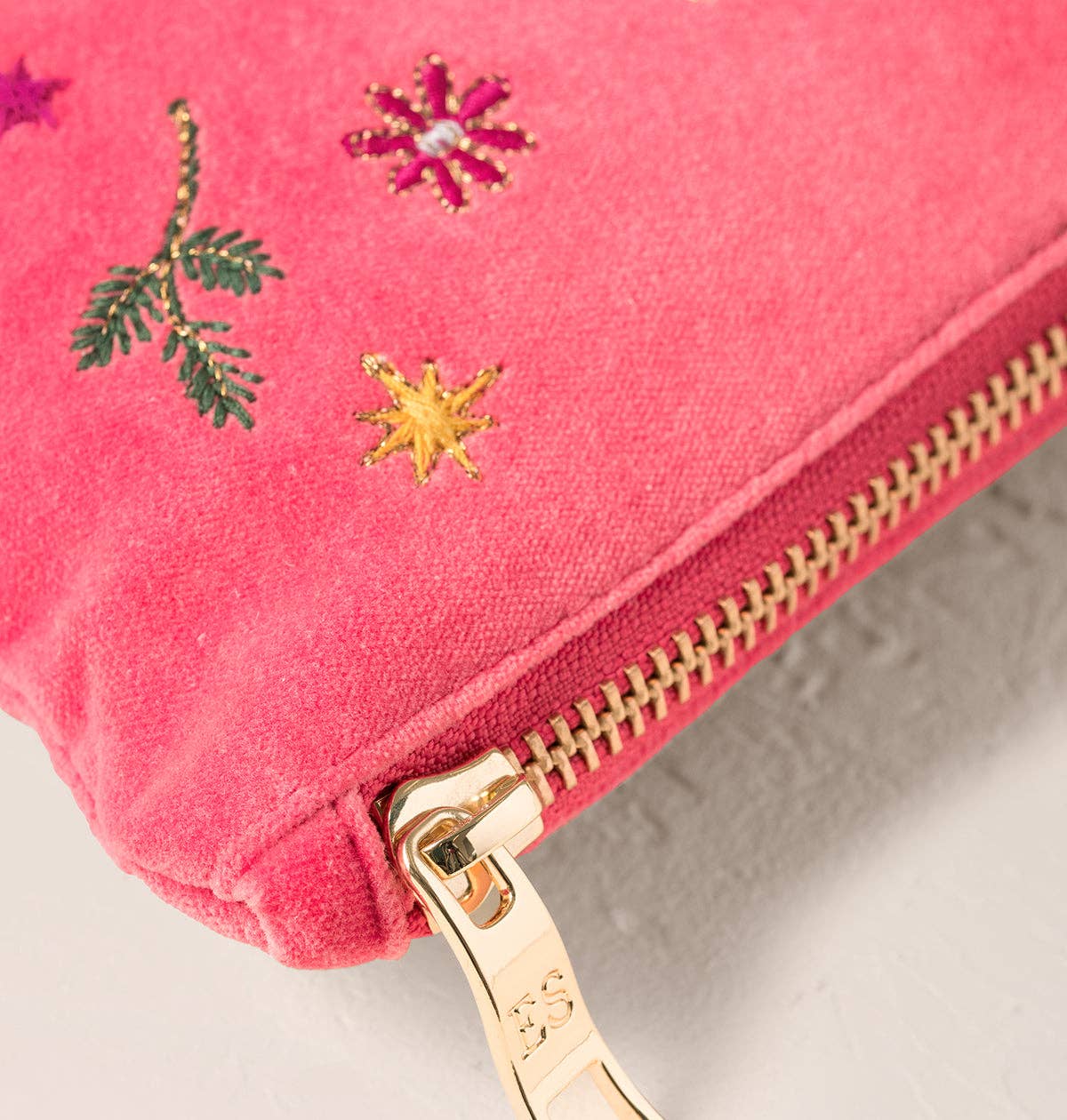 Elizabeth Scarlett Ltd – wholesale Pouch – Women’s – Doves of Peace Everyday Pouch1