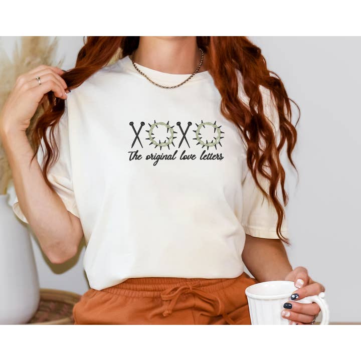 Le T-shirt chrétien brodé "La Lettre d'amour originale" pour la vente par Shalovers