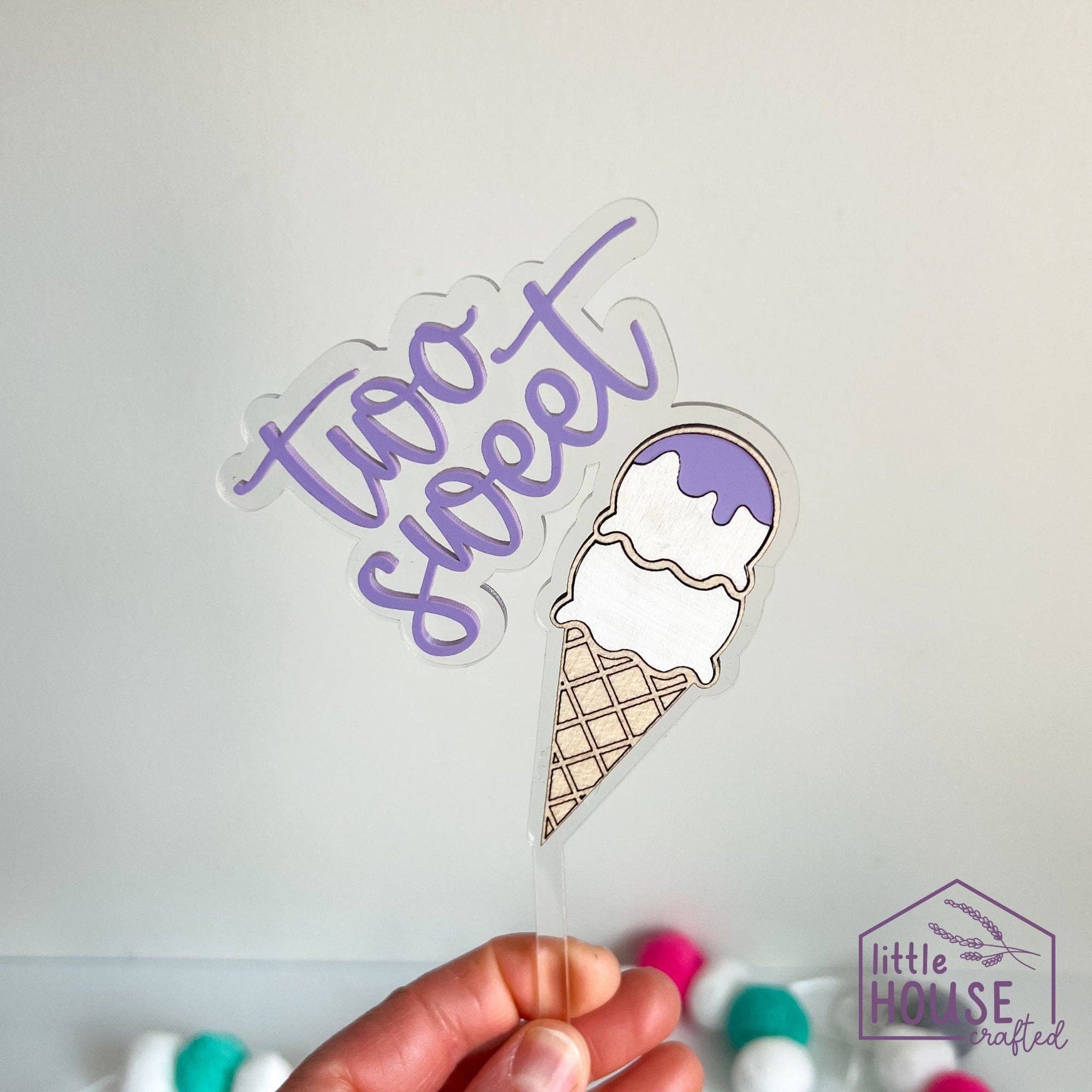 Little House Crafted – Engroshandel Kagepynt – To søde kagetopper - Is fødselsdag - Temafest dekoration - Fødselsdagskagetopper - Festdekoration - Personliggjort - Akryl0