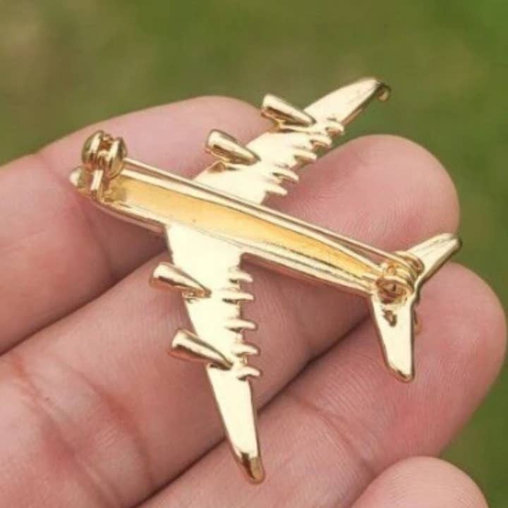 Magnifique Hearts - Wholesale Brooch - Enamel Airplane Brooch: Stylish Accessory for Aviation Lover