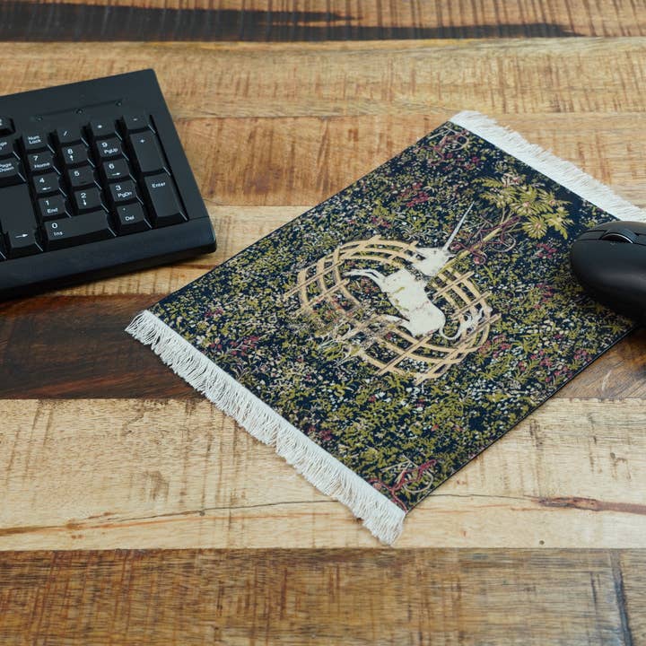 Mouse Rug – wholesale Mousepad/trackpad – The Unicorn Rests in a Garden MouseRug1