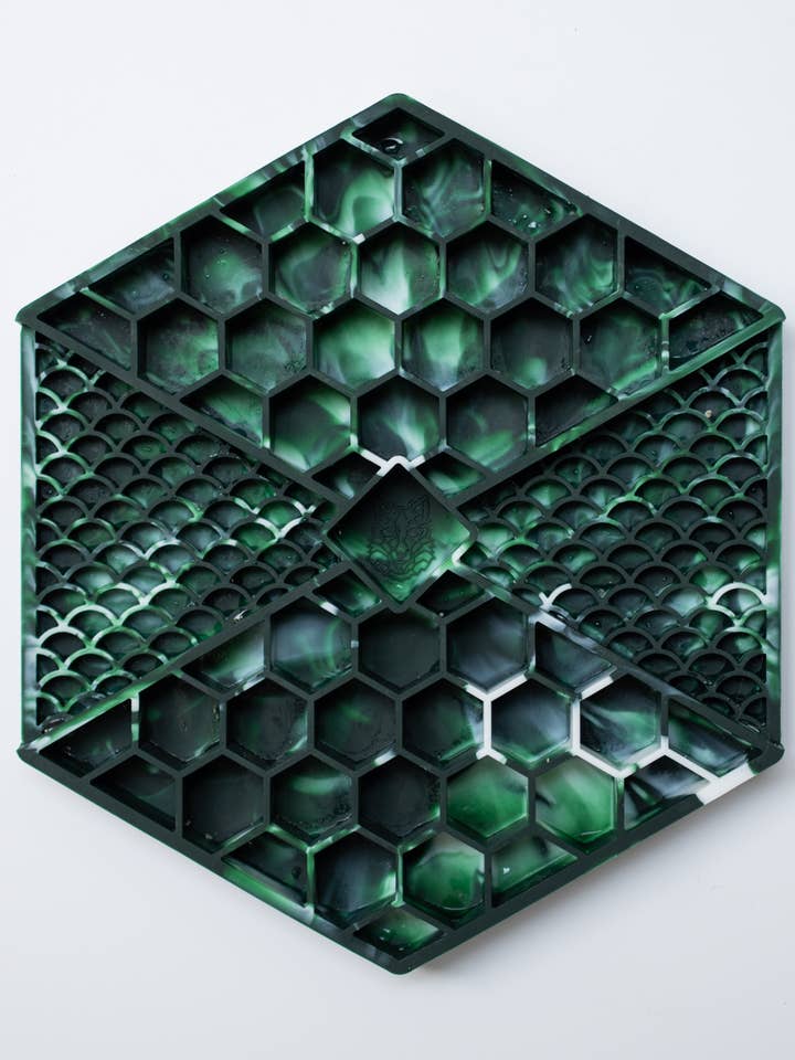 LIEVICK Lick mat | Dark green & white for wholesale by LIEVICK