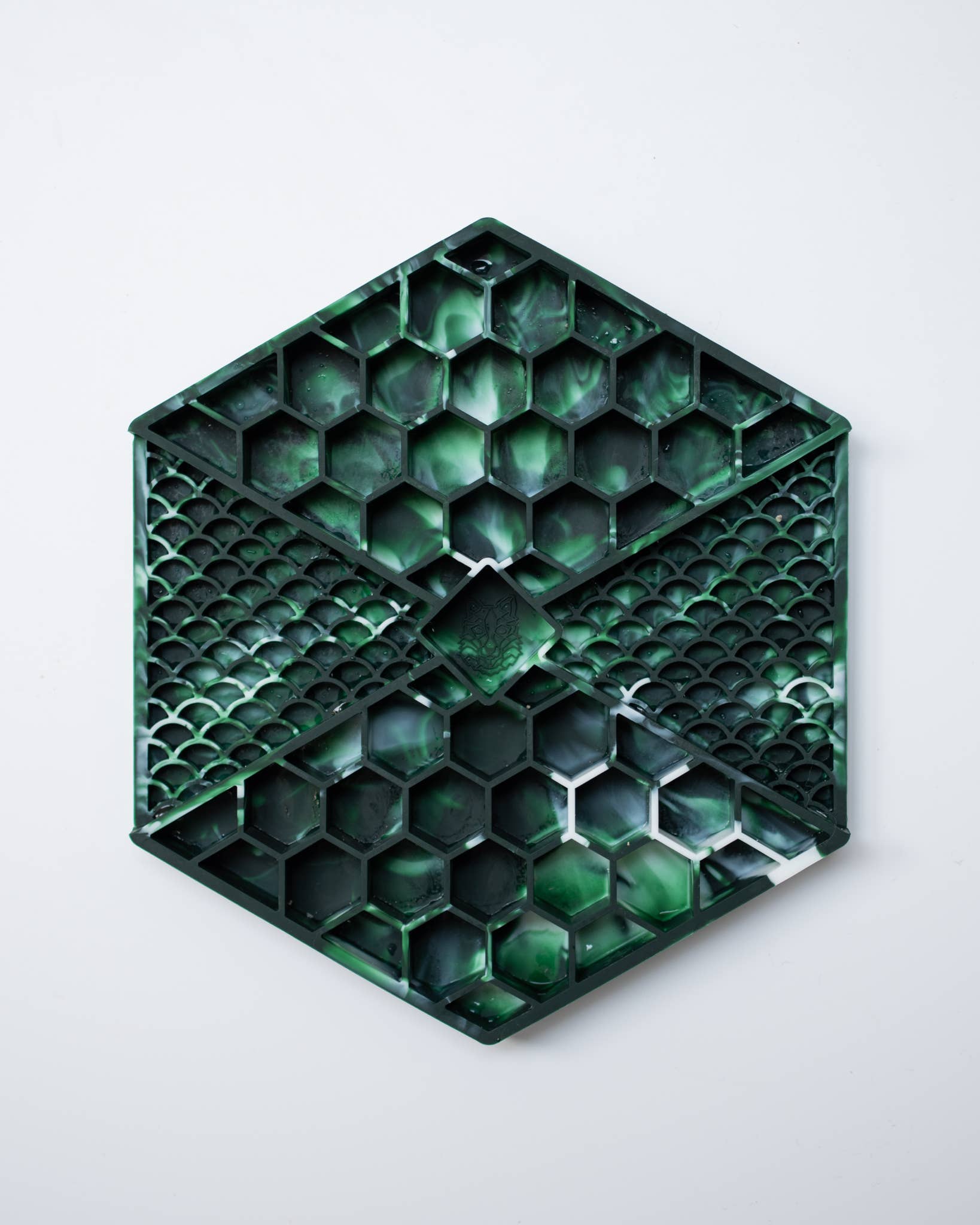 LIEVICK Lick mat | Dark green & white for wholesale by LIEVICK
