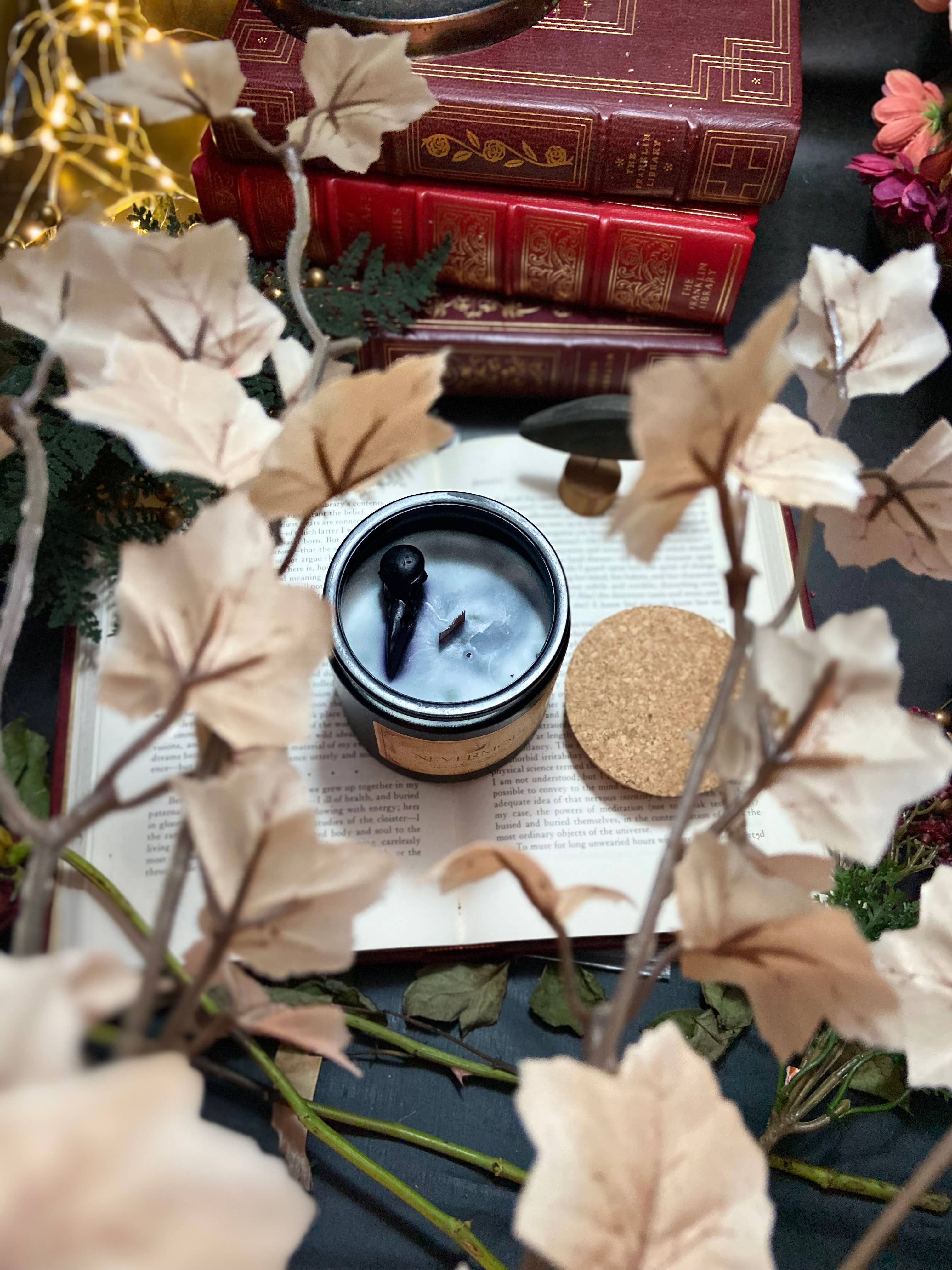 Sacred Lore – wholesale Burkljus – Nevermore ljus, litterärt ljus, Edgar Allen Poe, Bookish4