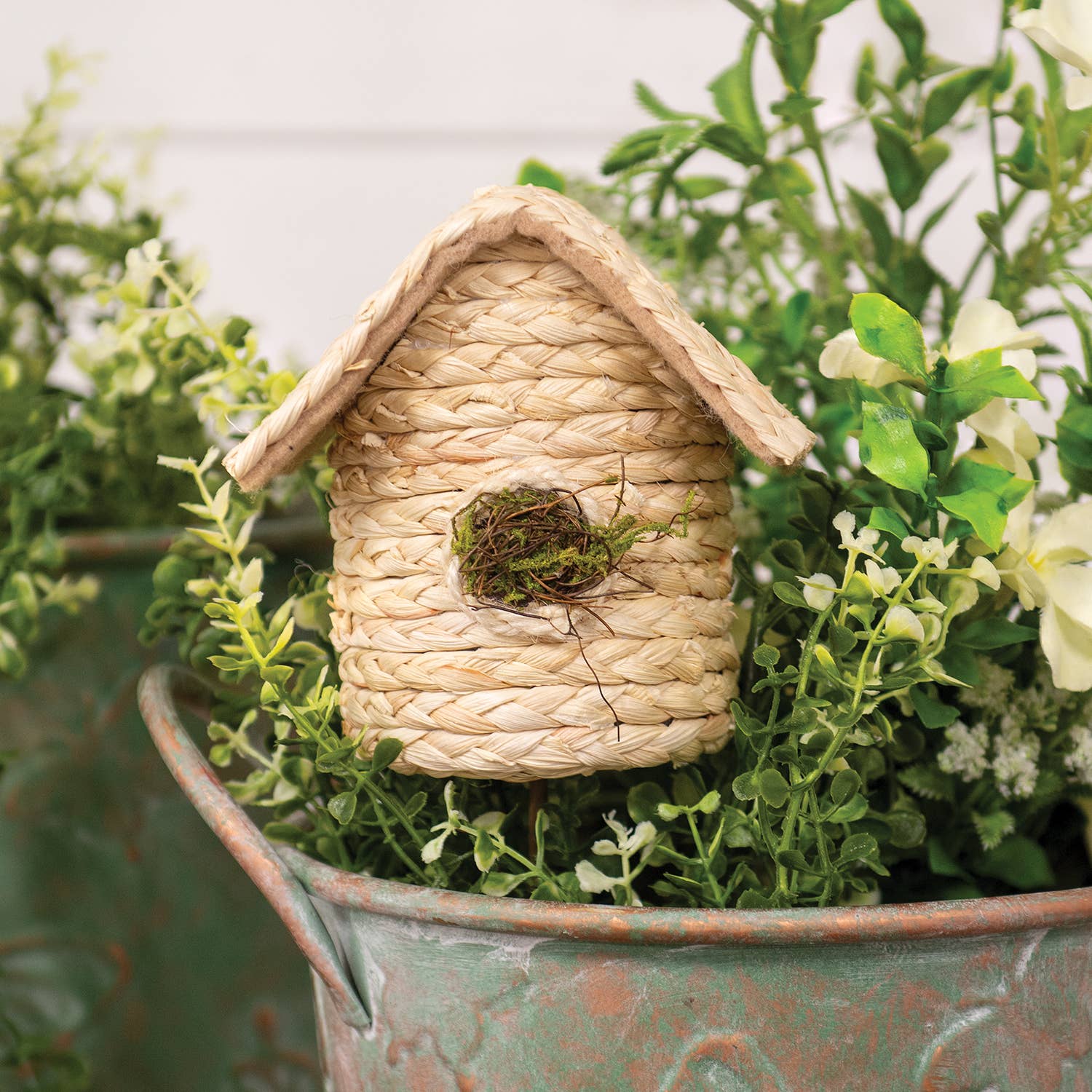 Col House Designs – wholesale Artificial flowers – Natural Woven Seagrass Mossy Round Birdhouse Pick1