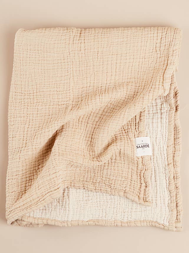 Enes Couverture bébé froissée | Sand/Clay pour la vente par Saardé