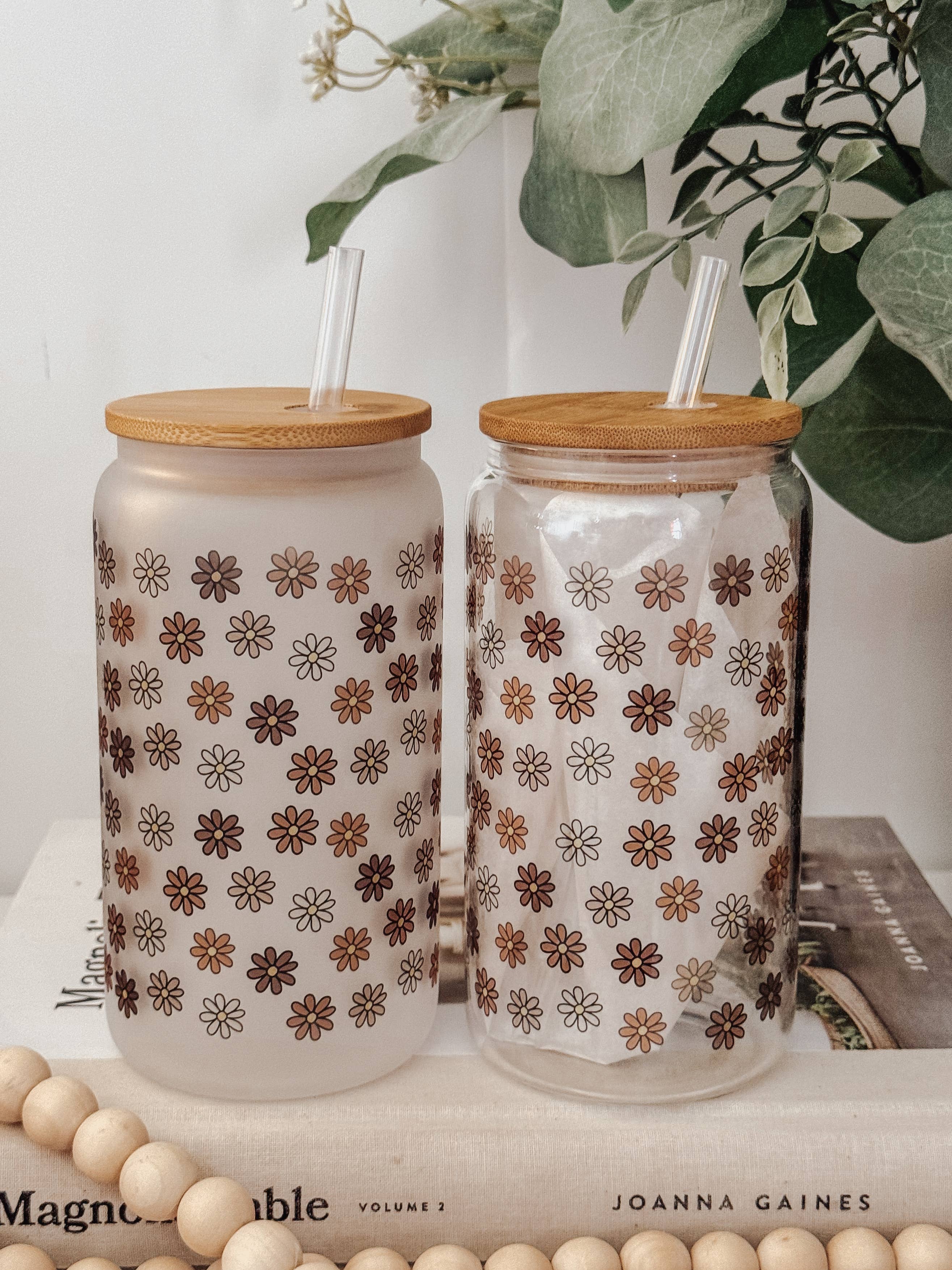 Emma K Designs - Wholesale Drinking Glass/Cup - Mini Fall Daisies 16oz Glass Cup with Bamboo Lid7