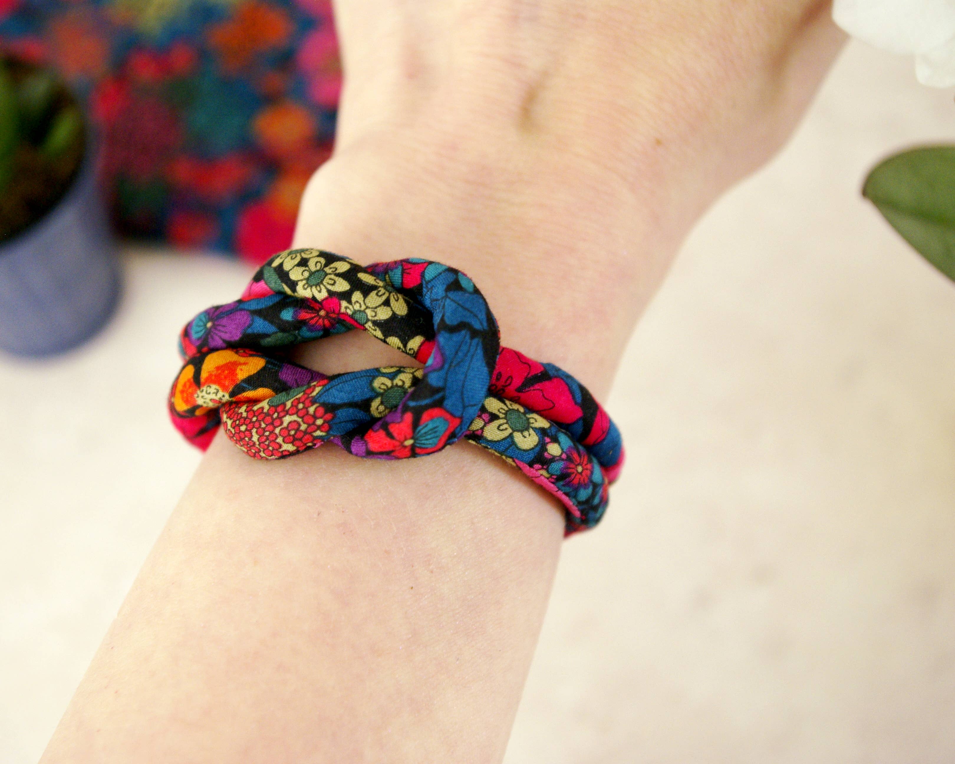 Bunny Bosworth – wholesale Woven/braided bracelet – Reef Knot Liberty Fabric Bracelet - Hot House Blooms5